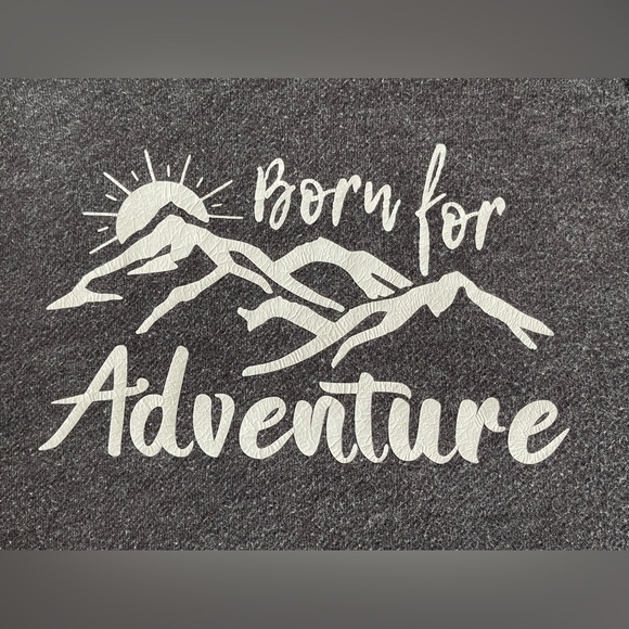 ⭐️HP⭐️ Kids Tek Gear hooded sweatshirt size Small 8. Born for Adventure hoodie - Picture 4 of 4